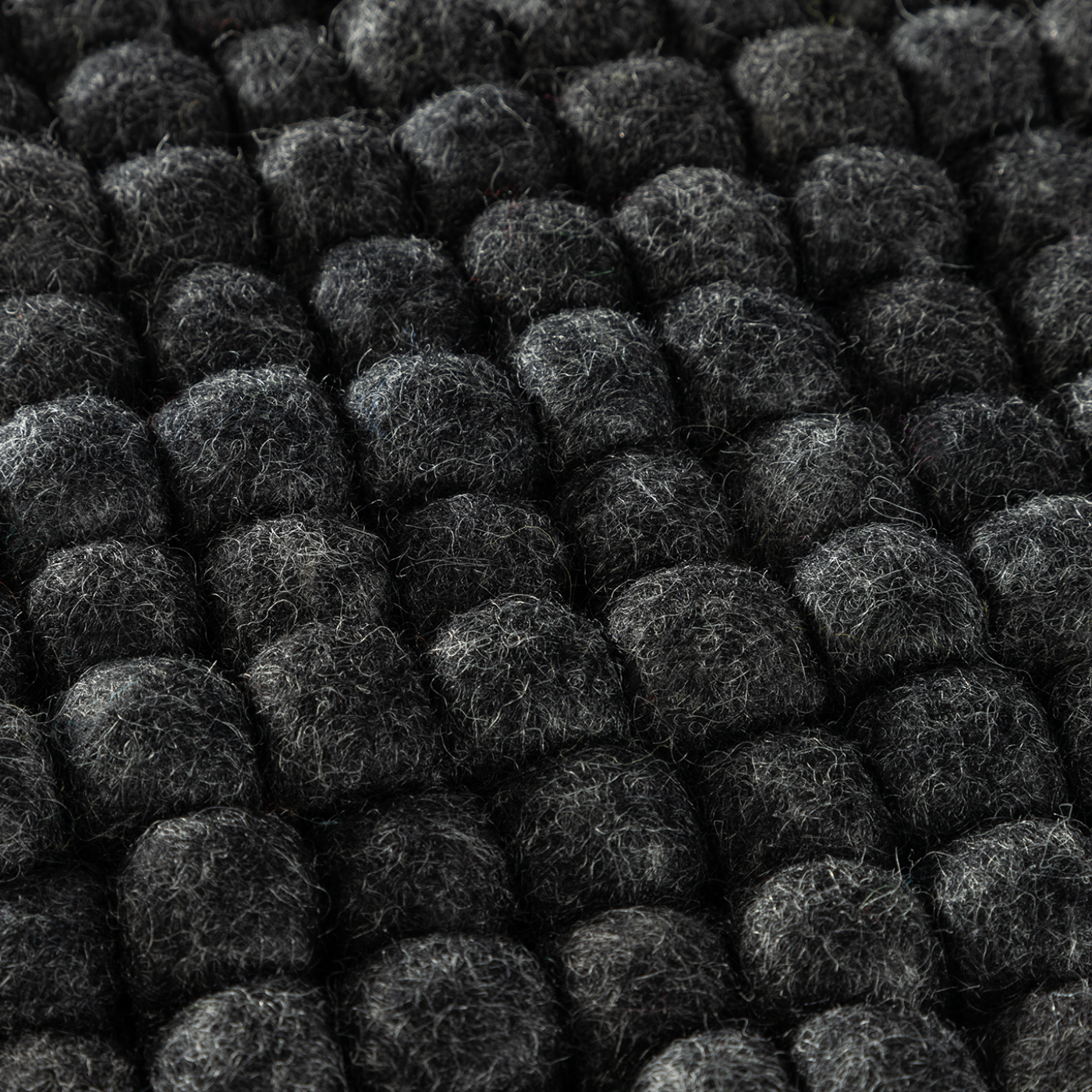 Kissen filzanthrazit 2 Nahaufnahme